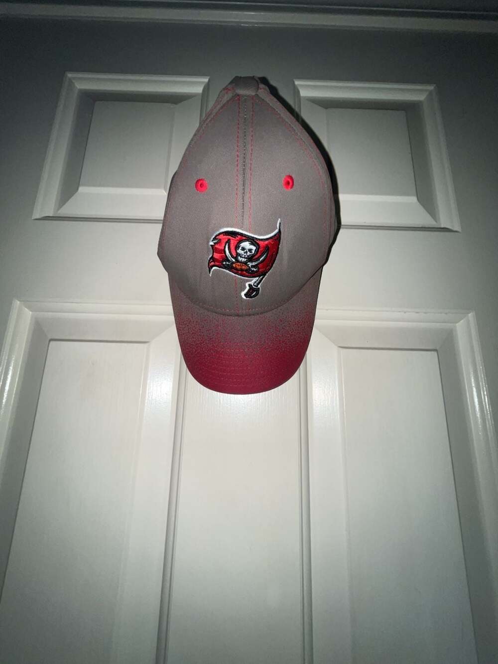 Reebok NFL Equipment Onfield Tampa Bay Buccaneers Stretch Fit Hat S/M